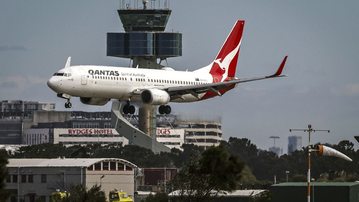 V letištním salonku v Melbourne vzplál člověk. V kapse mu bouchla powerbanka